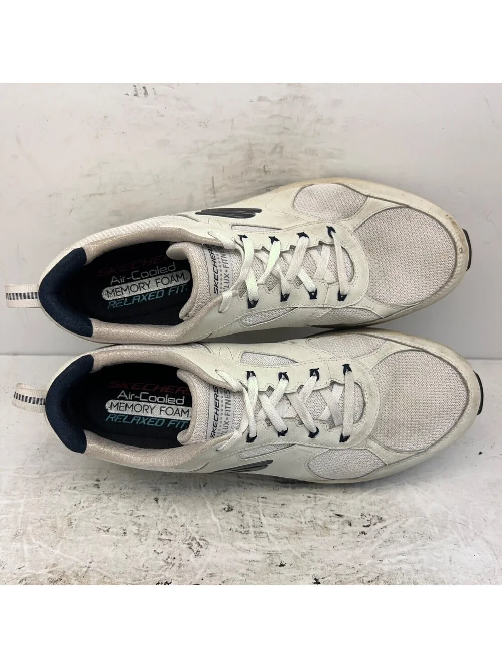 Skechers Men's D’Lux Fitness Casual Athletic Sneakers White/Navy Size 12M